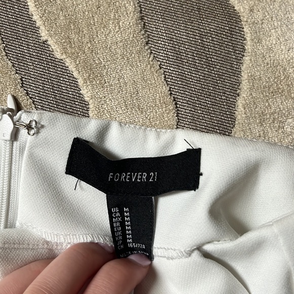 Forever 21 envelope skirt - Picture 4 of 4